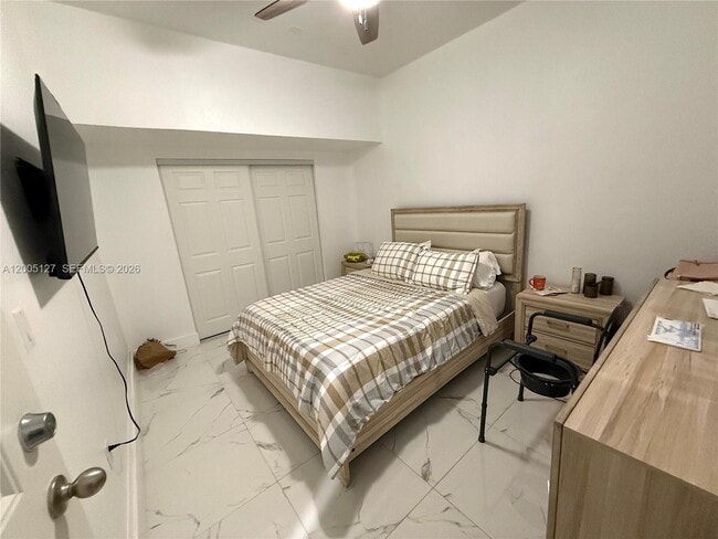 Building Photo - 758 NE 34th Ave