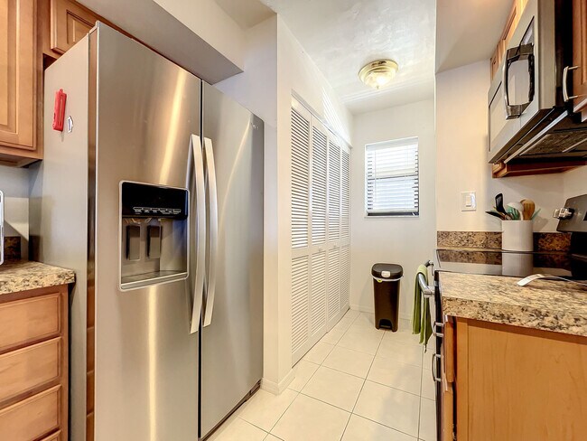 Building Photo - 462 Bouchelle Dr