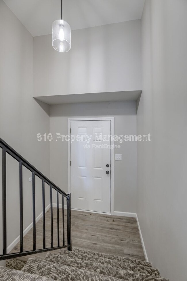 Building Photo - 1103 E Sea Ave