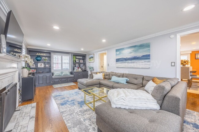 Building Photo - 4 Trotwood Dr