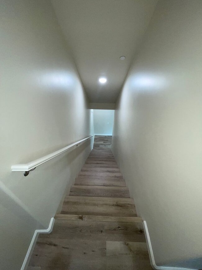 Building Photo - 1122 Chelsea Wy