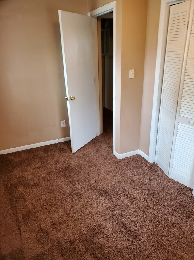 Bedroom 1 - 404 W 12th St