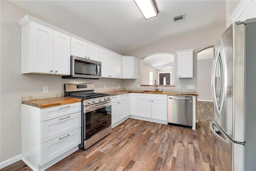 Kitchen - 2710 Greenlee Dr