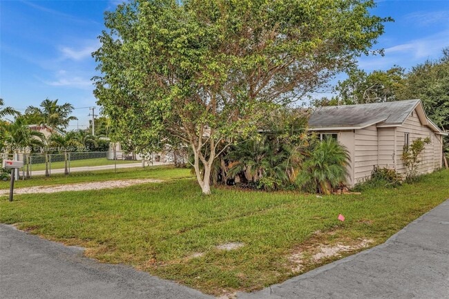 Building Photo - 520 NW 60th Way