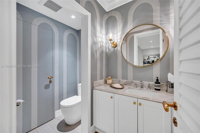 Building Photo - 607 Melaleuca Ln