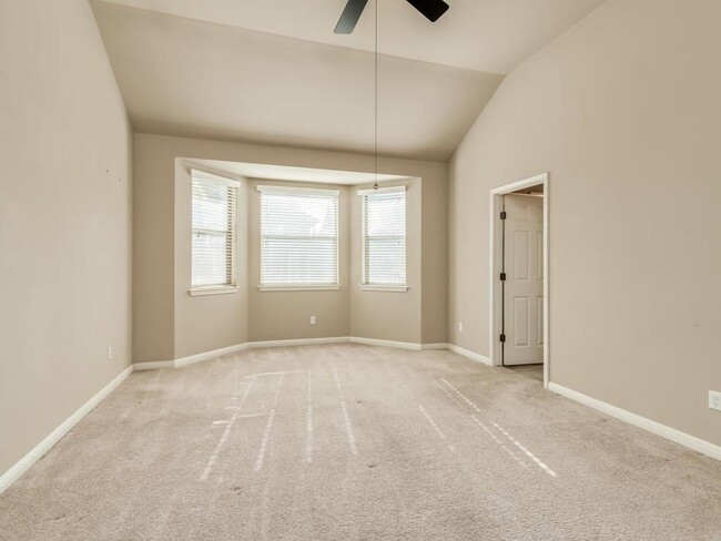 Building Photo - 2104 Granite Hill Dr