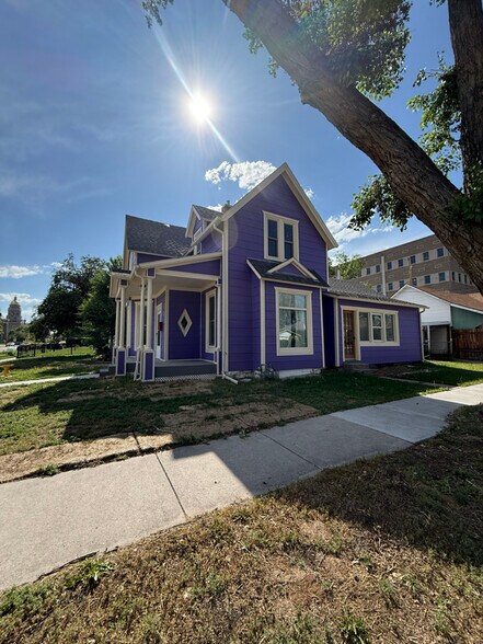 Primary Photo - 222 E 25th St