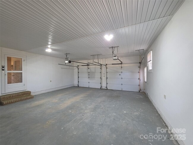 Building Photo - 9301 Gold Hill Rd