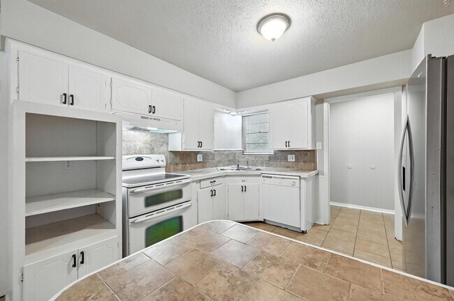 Building Photo - QUAINT 3 Bed, 2 Bath Home in Mckinney, TX!...