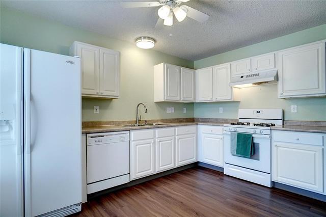 Building Photo - 1703 Creekpoint Dr