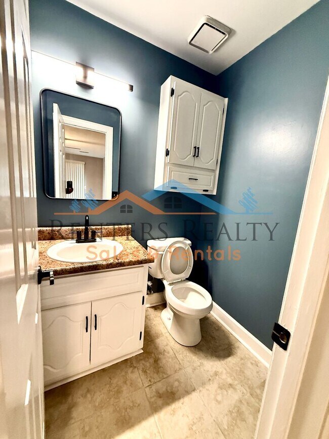 Building Photo - 2 Bedroom Condo on Chapman Mountain