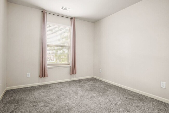 Building Photo - 1539 Creek Bend Ln NW