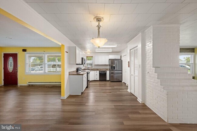 Building Photo - 47 Glenwood Ln
