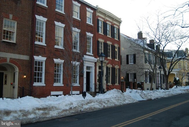 Building Photo - 608 Cameron St