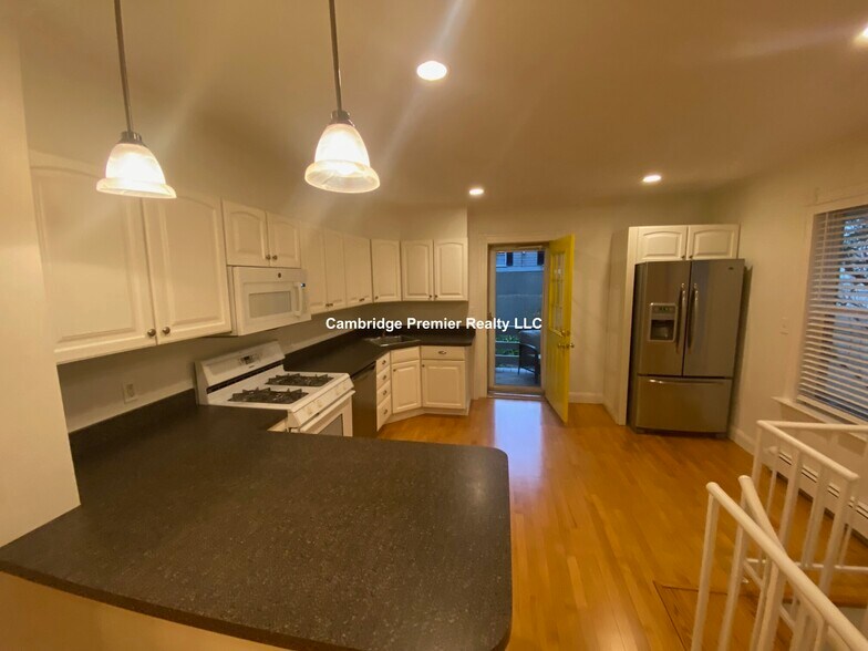 Primary Photo - 79 Kirkland St