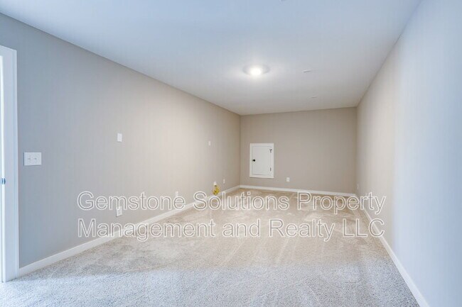 Building Photo - 7284 Ludlow Dr