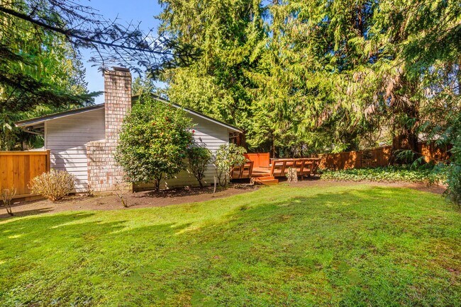 Building Photo - 10716 NE 144th Ct