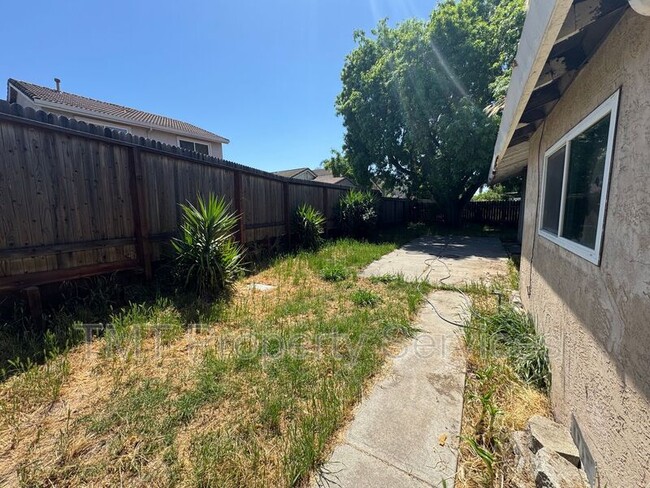 Building Photo - 7733 Mary Lou Way