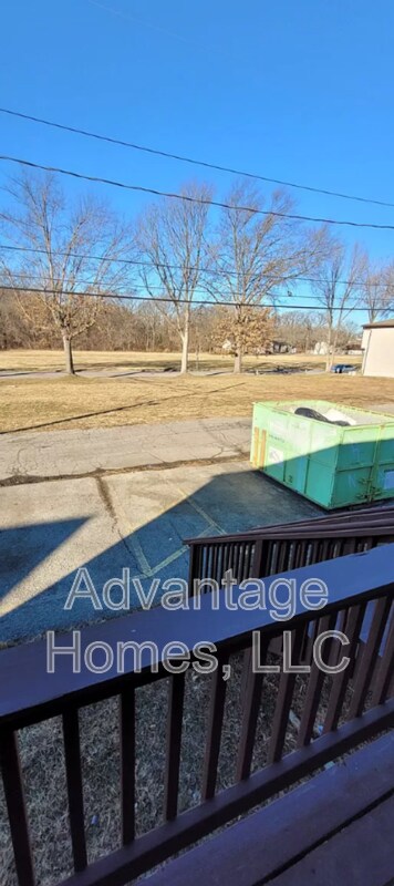 Building Photo - 744 N 70th St