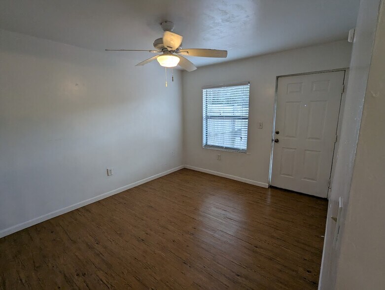 Building Photo - 3600 SW 23rd St