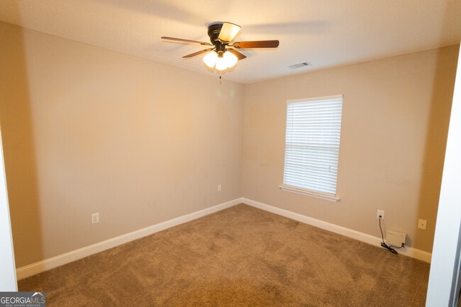 Building Photo - 173 Stillwater Dr