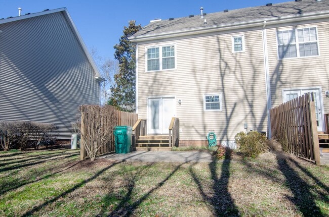 Building Photo - 209 Newport Cove Ct