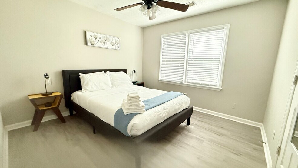 Building Photo - 2591 Whitebluff Way