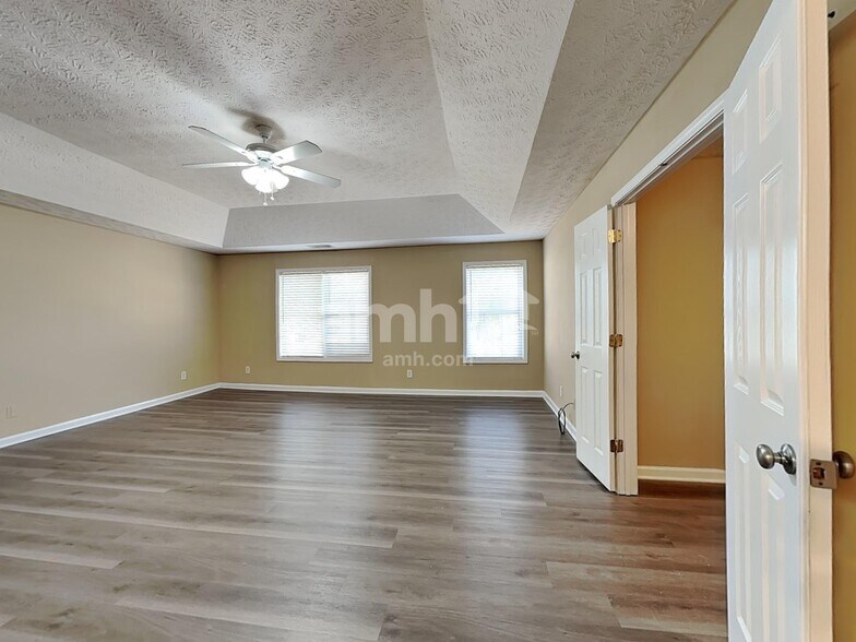 Building Photo - 3512 Kittery Dr SW