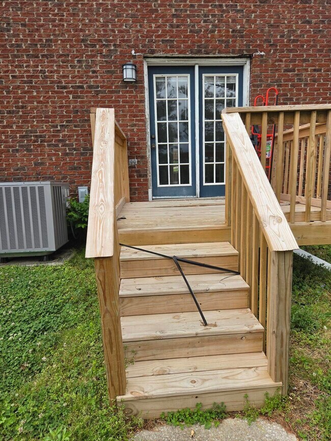 Building Photo - 1000 Heathcliff Dr
