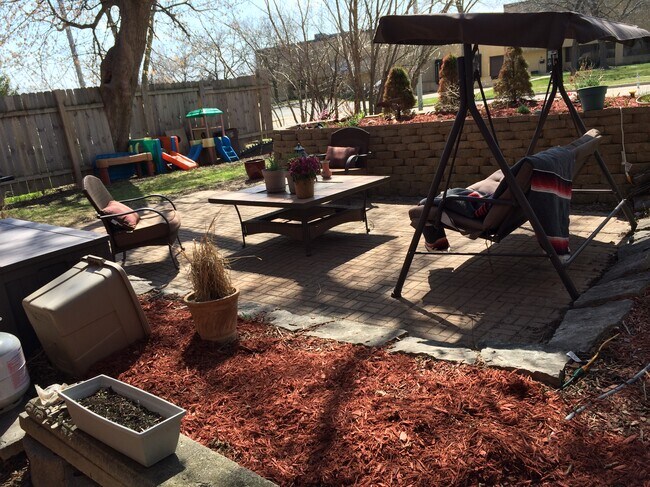 Building Photo - 1603 S 100th St