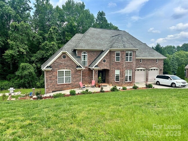 Building Photo - 8639 Willhill Rd