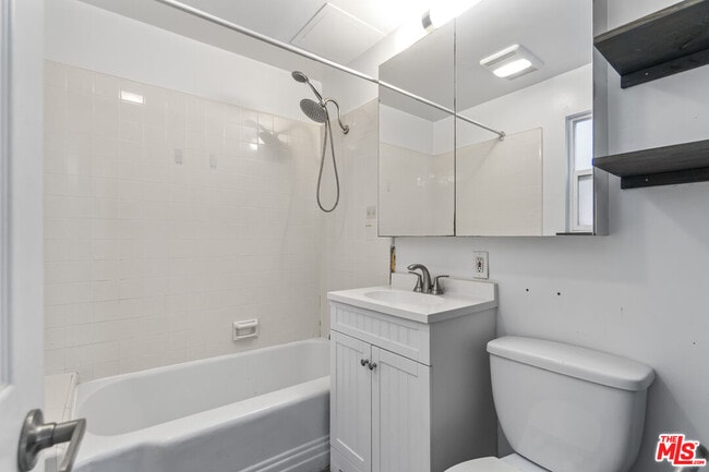 Building Photo - 115 44th St