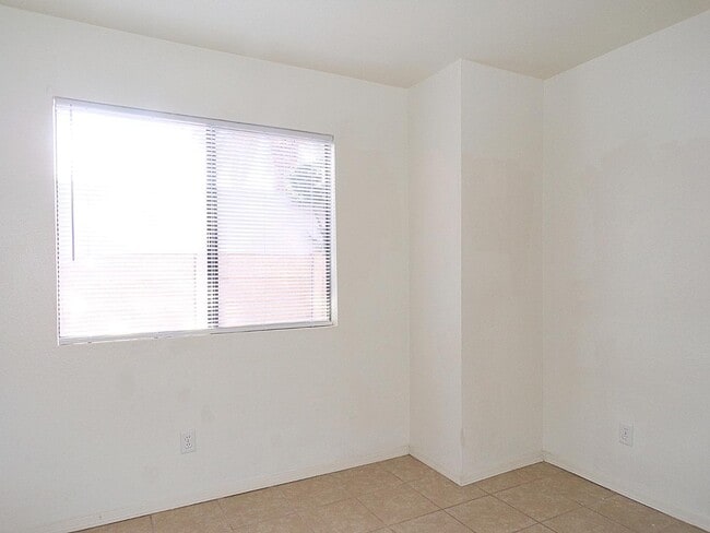 Building Photo - 4232 Ave Palermo