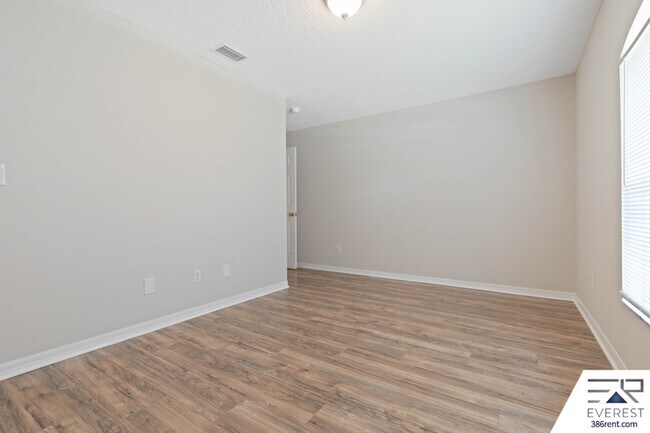 Building Photo - 25 Port Royal Dr