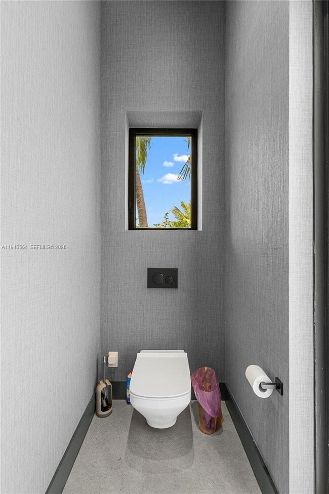 Building Photo - 12911 Oleander Rd