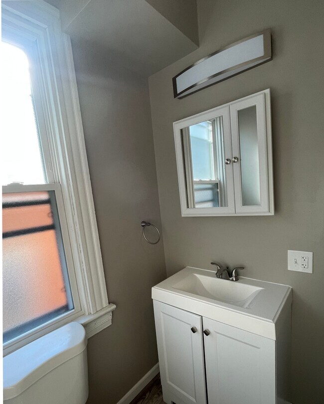 Building Photo - Gorgeous 1 and 2 bedroom apartments for rent in Pittsburgh