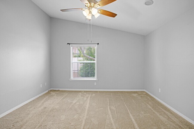 Building Photo - 319 L'Atrium Dr