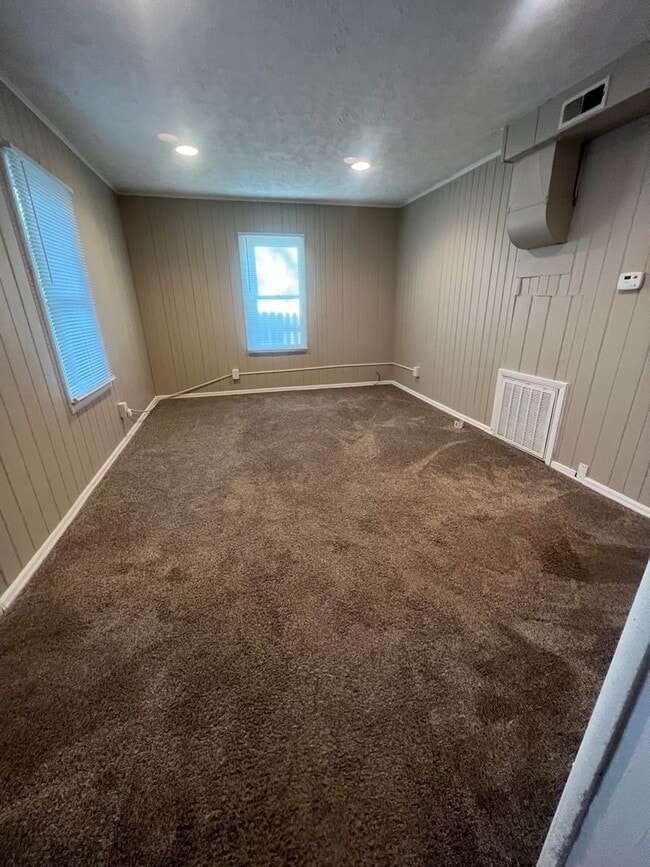 Building Photo - 2BR 1BA House for Rent