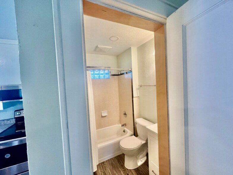 Building Photo - 1032 N Rapids Rd