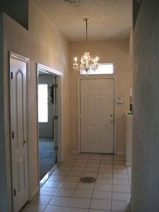 Building Photo - 2253 SW 41 Ln