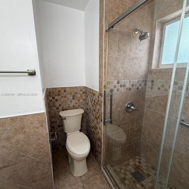 Building Photo - 3932 NW 39th Ave