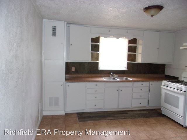 Building Photo - 2 br, 1 bath House - 440 S 200 W