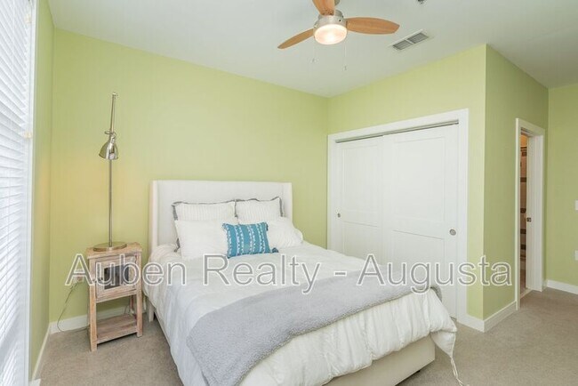 Building Photo - 111 Railroad Ave