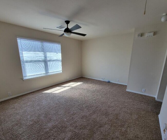 Building Photo - Modern 3-Bedroom Home with Great Amenities in San Antonio