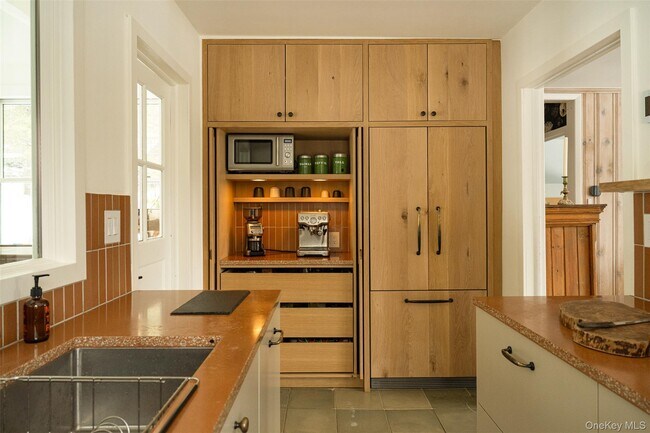 Building Photo - 55 Nordic Dr