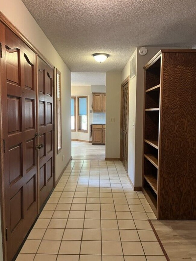 Building Photo - 1 Curry Ln