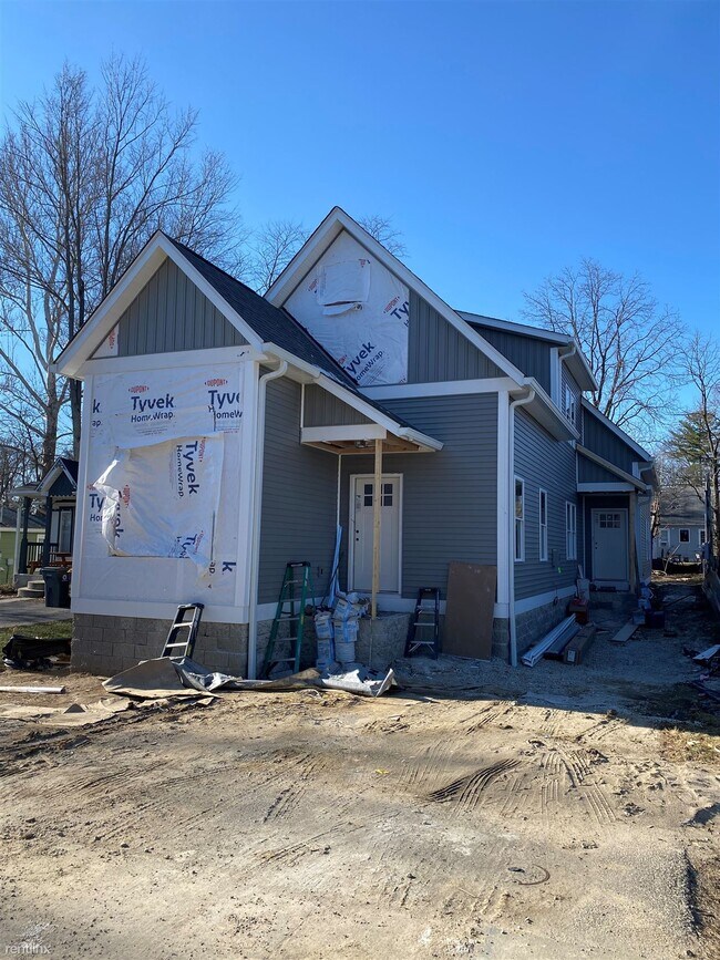 2 br, 2 bath Duplex 110 S Roosevelt St 1... 110 S Roosevelt St