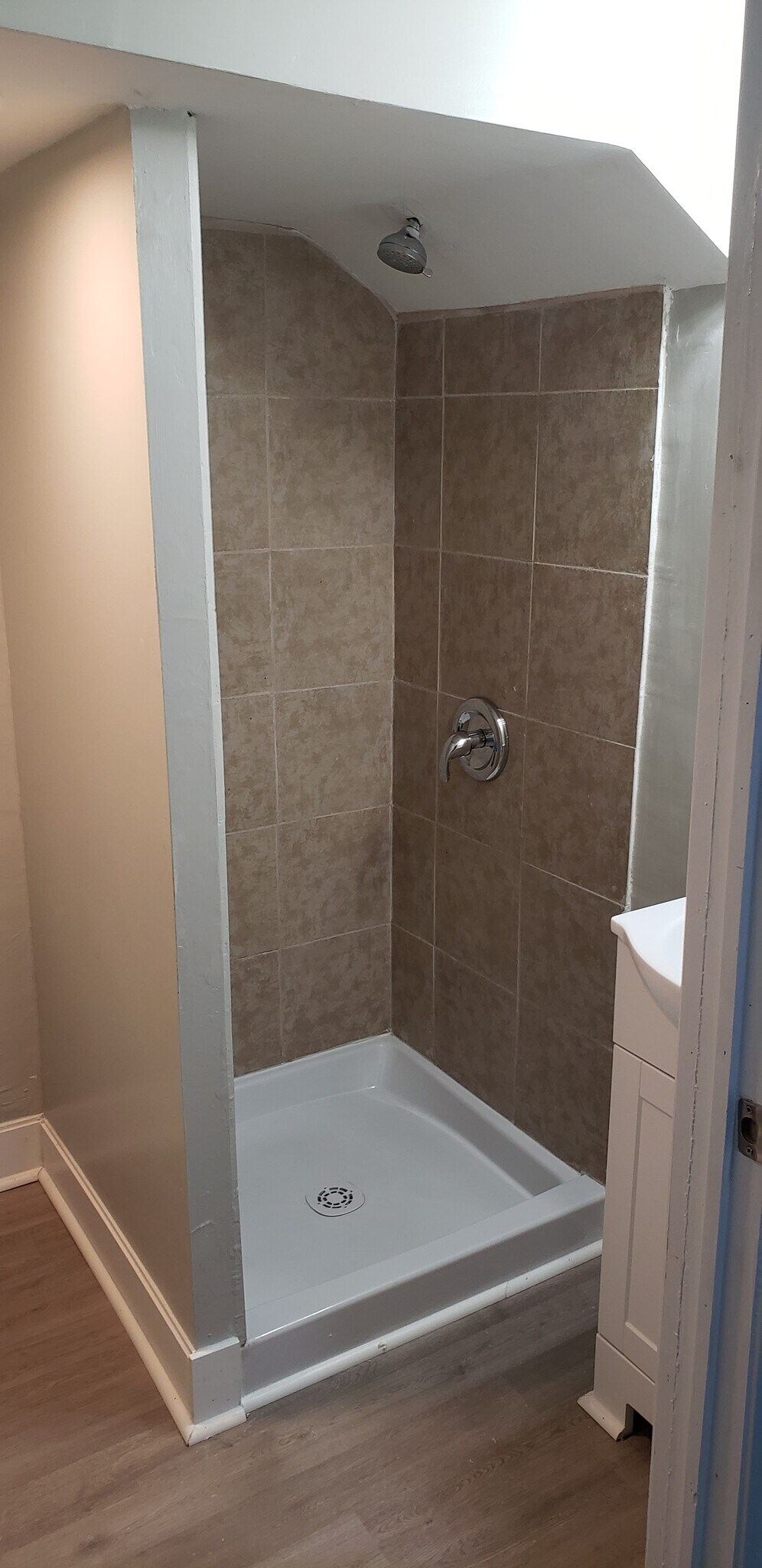 Building Photo - 535 Shelbourne Ave