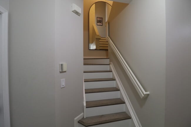 Building Photo - 6848 Brook Hollow Rd