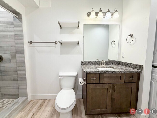 Building Photo - 582 Lewski Ln